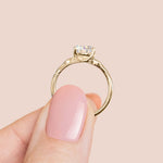 Load image into Gallery viewer, VINE ROUND CUT MOISSANITE ENGAGEMENT RING