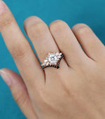 Load image into Gallery viewer, 1.00CT ROUND CUT ROSE GOLD BLACK MOISSANITE CURVED BAND MOISSANITE ENGAGEMENT RING SET