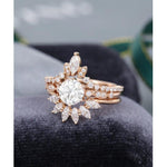 Load image into Gallery viewer, 1.00CT ROUND CUT VINTAGE CURVED BRIDAL ANNIVERSARY MOISSANITE ENGAGEMENT RING SET