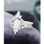 Load image into Gallery viewer, 1.25CT OVAL CURVED MARQUISE CUT MOISSANITE BRIDAL RING SET WITH MATCHING BAND