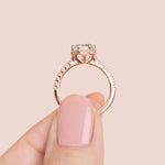 Load image into Gallery viewer, ARIA ROUND CUT MOISSANITE ENGAGEMENT RING