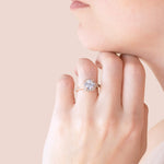 Load image into Gallery viewer, AURA ROUND CUT MOISSANITE ENGAGEMENT RING
