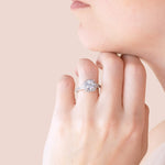 Load image into Gallery viewer, AURA ROUND CUT MOISSANITE ENGAGEMENT RING