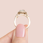 Load image into Gallery viewer, ECHO ROUND CUT MOISSANITE ENGAGEMENT RING