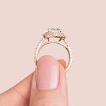 Load image into Gallery viewer, GLOW ROUND CUT MOISSANITE ENGAGEMENT RING