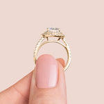 Load image into Gallery viewer, GLOW ROUND CUT MOISSANITE ENGAGEMENT RING