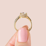 Load image into Gallery viewer, LOUD ROUND CUT MOISSANITE ENGAGEMENT RING