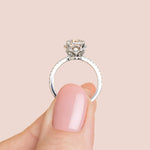 Load image into Gallery viewer, RIVA ROUND CUT MOISSANITE ENGAGEMENT RING