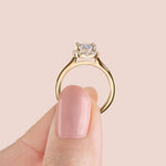 Load image into Gallery viewer, SOUL CLASSIC OVAL CUT MOISSANITE ENGAGEMENT RING