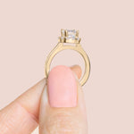 Load image into Gallery viewer, SOUL CLASSIC ROUND CUT MOISSANITE ENGAGEMENT RING