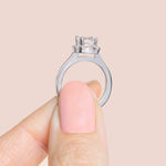 Load image into Gallery viewer, SOUL CLASSIC ROUND CUT MOISSANITE ENGAGEMENT RING
