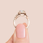 Load image into Gallery viewer, VAIL ROUND CUT MOISSANITE ENGAGEMENT RING