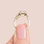 Load image into Gallery viewer, VAIL ROUND CUT MOISSANITE ENGAGEMENT RING