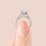 Load image into Gallery viewer, VARA OVAL CUT MOISSANITE ENGAGEMENT RING