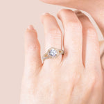 Load image into Gallery viewer, VARA ROUND CUT MOISSANITE ENGAGEMENT RING