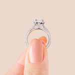 Load image into Gallery viewer, VARA ROUND CUT MOISSANITE ENGAGEMENT RING