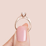 Load image into Gallery viewer, HOPE ROUND CUT MOISSANITE ENGAGEMENT RING
