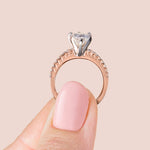 Load image into Gallery viewer, FATE ROUND CUT MOISSANITE ENGAGEMENT RING
