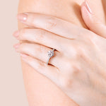 Load image into Gallery viewer, FATE ROUND CUT MOISSANITE ENGAGEMENT RING