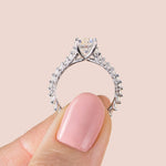 Load image into Gallery viewer, WREN ROUND CUT MOISSANITE ENGAGEMENT RING