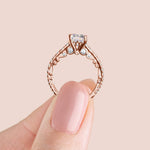 Load image into Gallery viewer, MAUD ROUND CUT MOISSANITE ENGAGEMENT RING