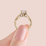 Load image into Gallery viewer, MAUD ROUND CUT MOISSANITE ENGAGEMENT RING