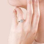 Load image into Gallery viewer, ISLE OVAL CUT MOISSANITE ENGAGEMENT RING
