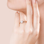 Load image into Gallery viewer, ISLE ROUND CUT MOISSANITE ENGAGEMENT RING