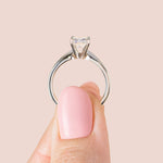 Load image into Gallery viewer, ISLE ROUND CUT MOISSANITE ENGAGEMENT RING