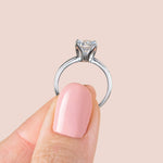 Load image into Gallery viewer, VOWS ROUND CUT MOISSANITE ENGAGEMENT RING