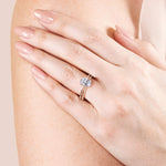 Load image into Gallery viewer, ROMA OVAL CUT MOISSANITE ENGAGEMENT RING
