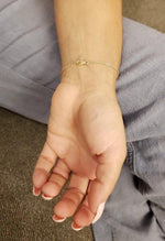 Load image into Gallery viewer, 14K GOLD DELICATE HEART BRACELET