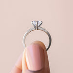 Load image into Gallery viewer, RHOS ROUND CUT MOISSANITE ENGAGEMENT RING