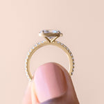 Load image into Gallery viewer, DAHL OVAL CUT MOISSANITE ENGAGEMENT RING