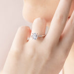 Load image into Gallery viewer, SOMA OVAL CUT MOISSANITE ENGAGEMENT RING