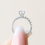Load image into Gallery viewer, HOLM BOLD ROUND CUT MOISSANITE ENGAGEMENT RING