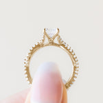 Load image into Gallery viewer, MORA BOLD ROUND CUT MOISSANITE ENGAGEMENT RING