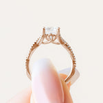 Load image into Gallery viewer, DITA ROUND CUT MOISSANITE ENGAGEMENT RING