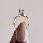 Load image into Gallery viewer, CHIC CLASSIC OVAL CUT MOISSANITE ENGAGEMENT RING