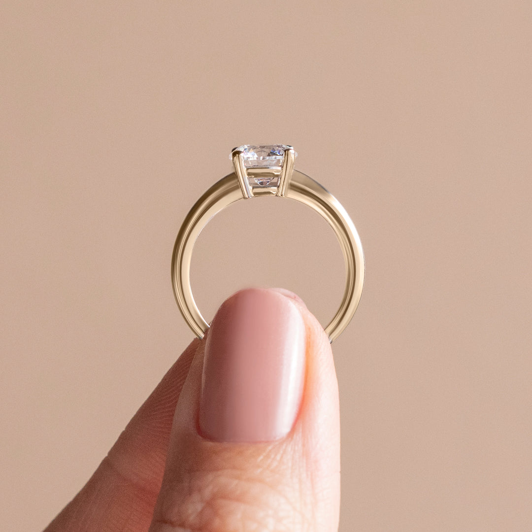 EAVE CLASSIC ROUND CUT MOISSANITE ENGAGEMENT RING