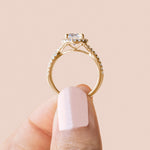 Load image into Gallery viewer, LUSH ROUND CUT MOISSANITE ENGAGEMENT RING