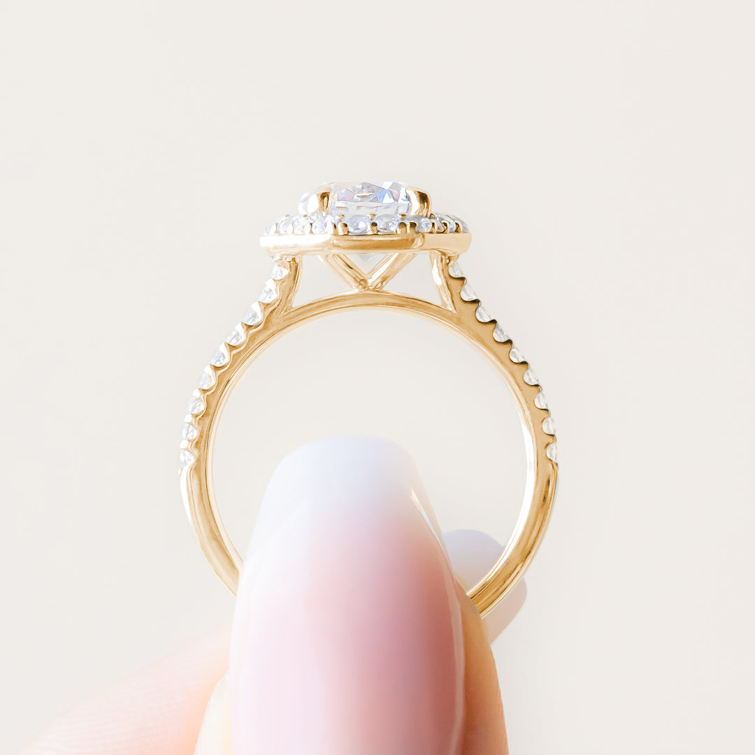 SISE ROUND CUT MOISSANITE ENGAGEMENT RING