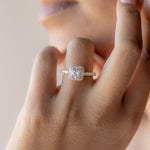 Load image into Gallery viewer, FAYE ROUND CUT MOISSANITE ENGAGEMENT RING