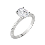 Load image into Gallery viewer, EVIA OVAL CUT MOISSANITE ENGAGEMENT RING