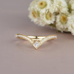 Load image into Gallery viewer, PRINCESS CUT YELLOW GOLD MILGRAIN DETAIL CHEVRON HALF ETERNITY CHEVRON WEDDING BAND