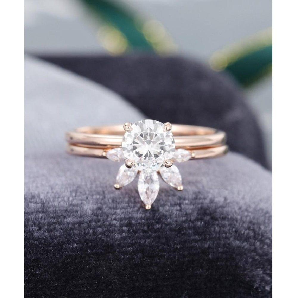 0.70CT ROUND CUT MOISSANITE ENGAGEMENT RING SET WITH MARQUISE SHAPE MATCHING BAND