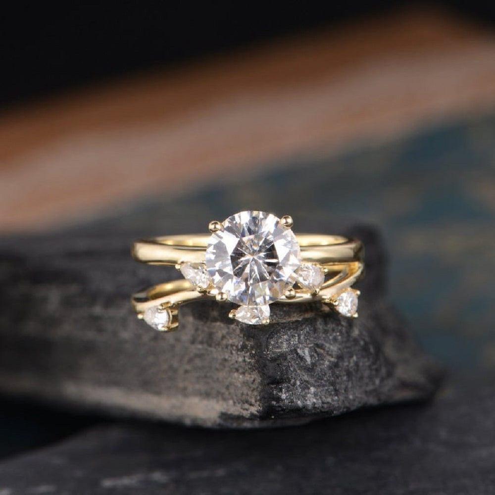 1.00CT PEAR CUT SOLITAIRE YELLOW GOLD MOISSANITE ENGAGEMENT RING BRIDAL SET