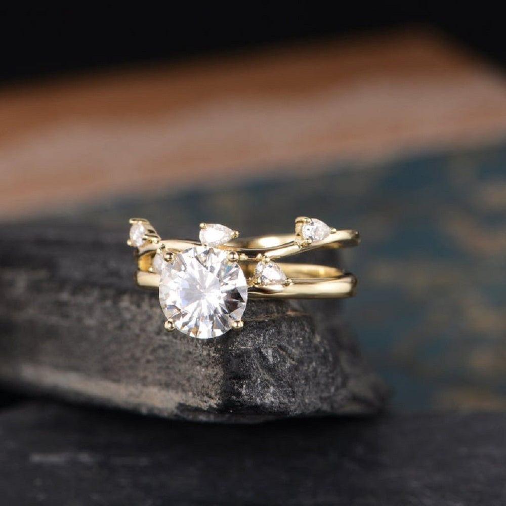 1.00CT PEAR CUT SOLITAIRE YELLOW GOLD MOISSANITE ENGAGEMENT RING BRIDAL SET