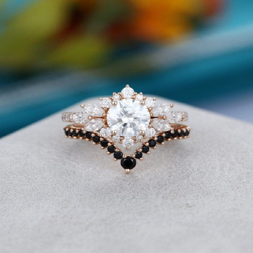 1.00CT ROUND CUT ROSE GOLD BLACK MOISSANITE CURVED BAND MOISSANITE ENGAGEMENT RING SET