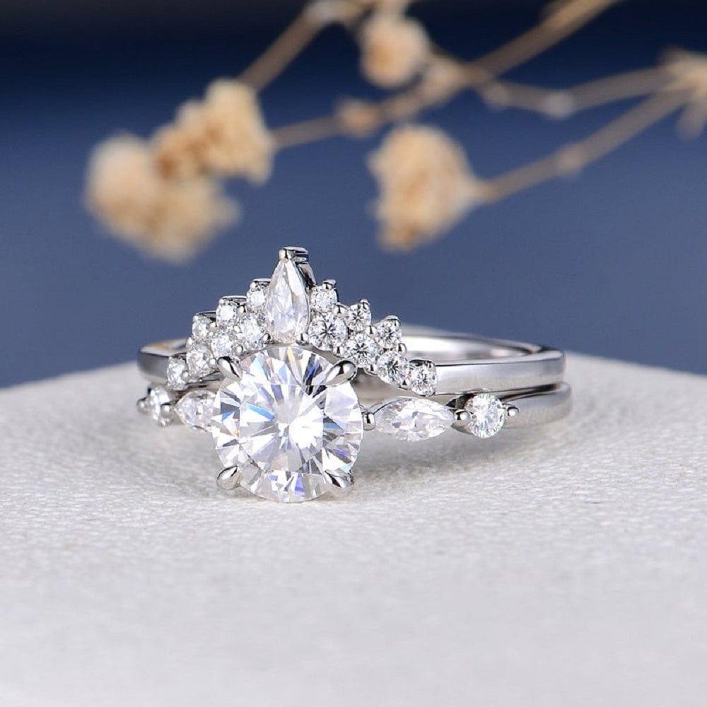 1.0CT ROUND CUT MOISSANITE 2PCS BRIDAL SET ENGAGEMENT RING ANNIVERSARY GIFT